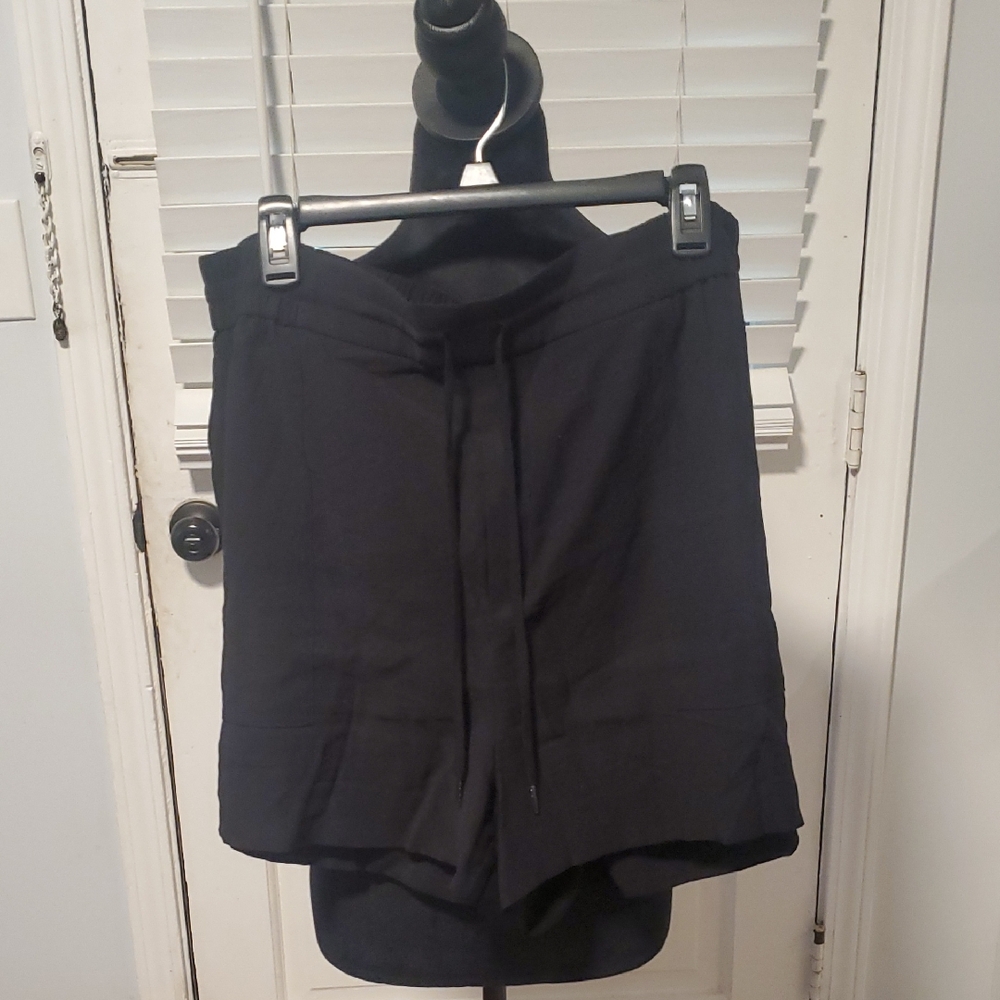 Simply Vera Vera Wang Black Pleated Shorts